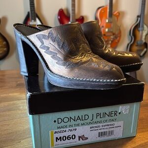 Donald J Pliner Leather Mules
